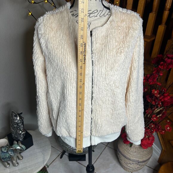 Doe & Rae Women's Cream color Sherpa Zip Up Bomber Jacket Size M - Picture 6 of 8